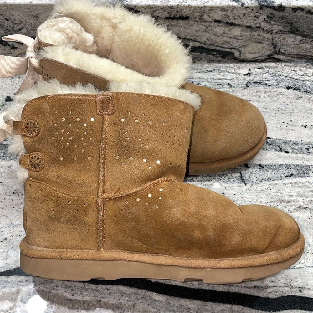 UGG Boots - Picture 4 of 16